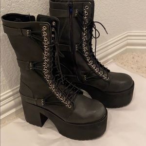 EUC Current Mood boots